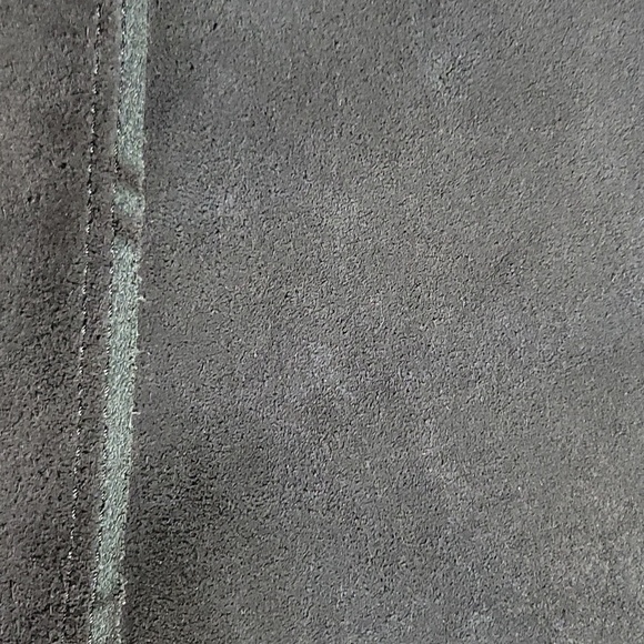 Men's Leather Messenger Bag by Red Envelope - Picture 9 of 10